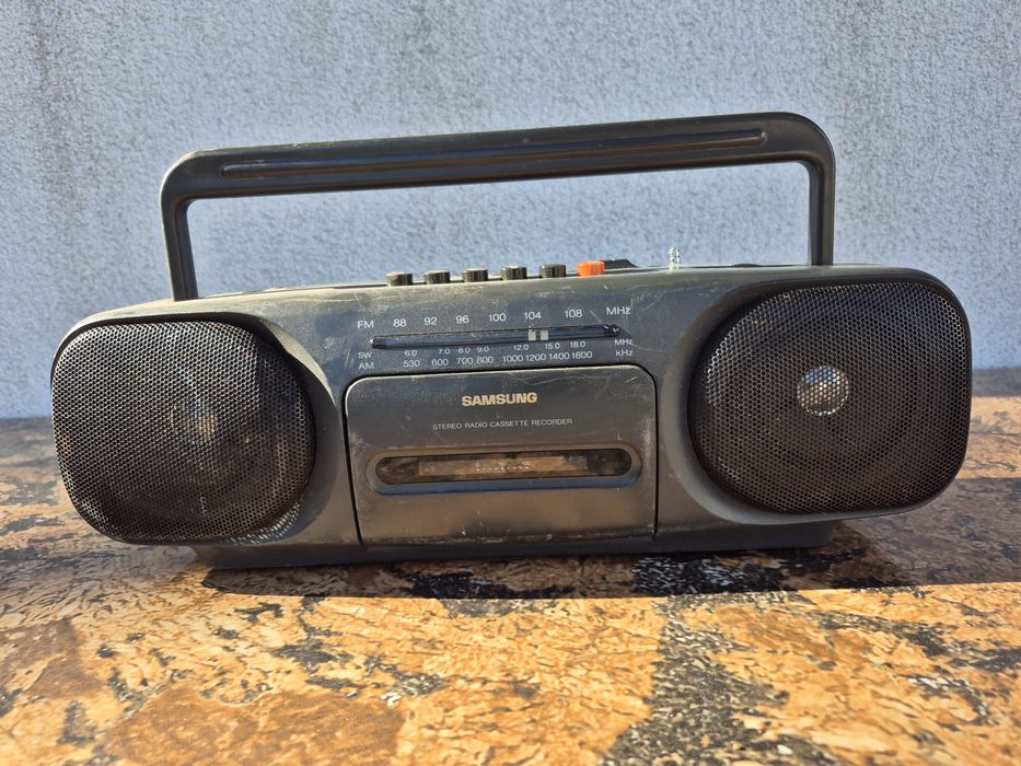 Radio Casetofon marca Samsung model ST125 - functional