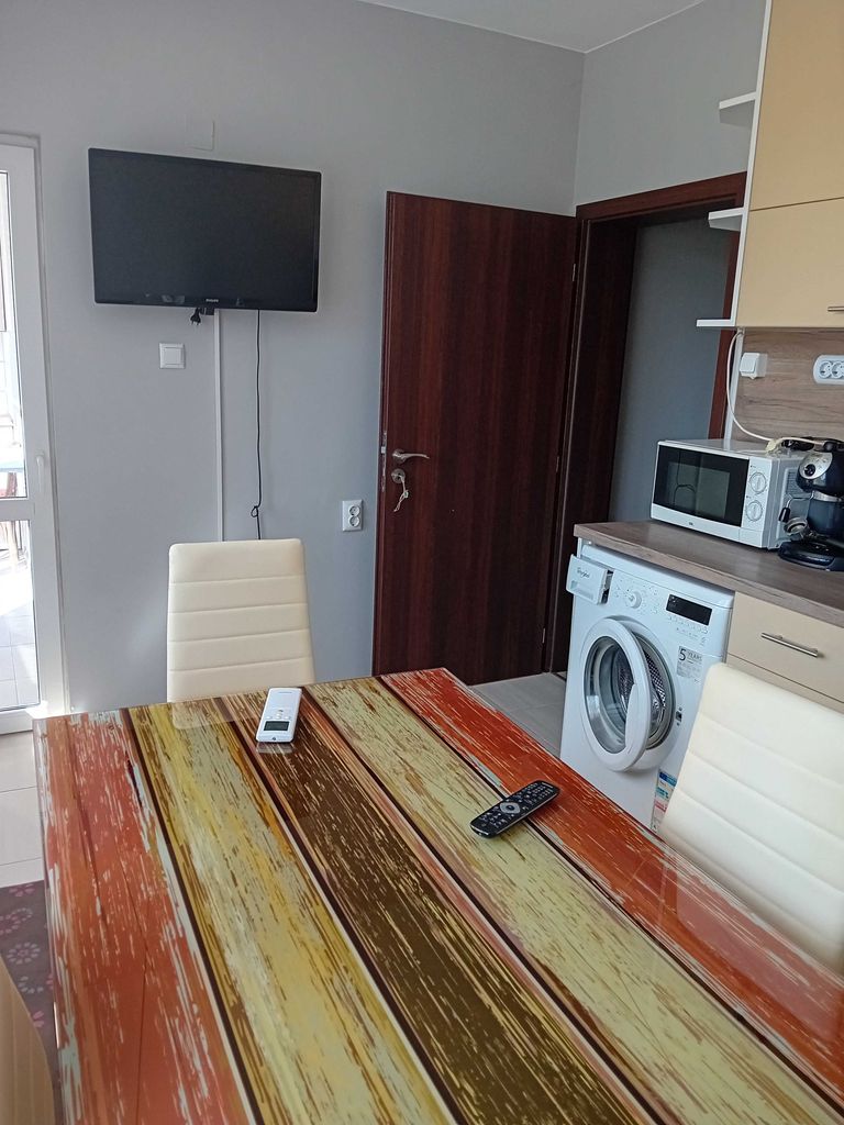 Дава се под наем Двустаен апартамент в Разград, Абритус - 80 кв.м за 255 € - Снимка #1