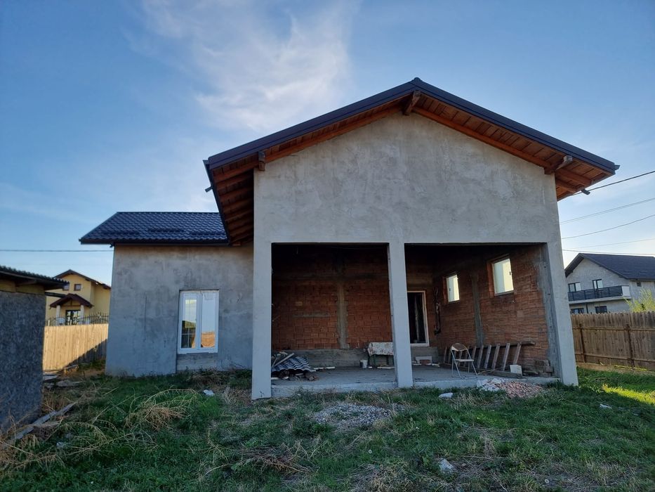 Casa la rosu,Cornesti,Miroslava