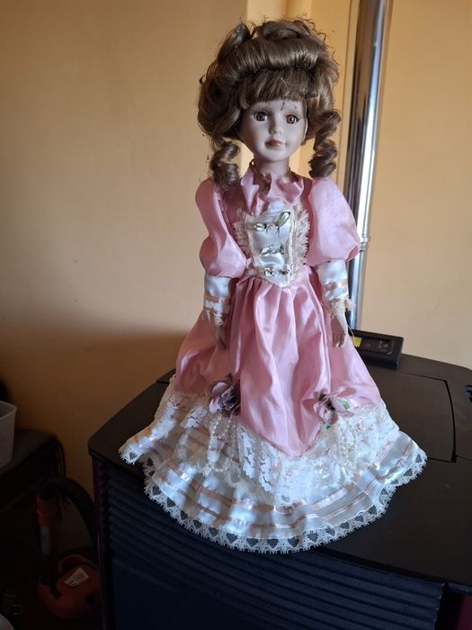 Порцеланова кукла