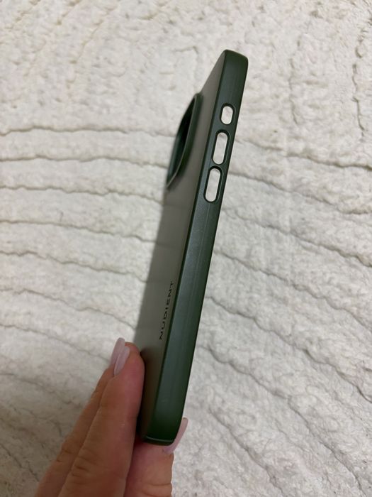 Vand Husa iphone 13