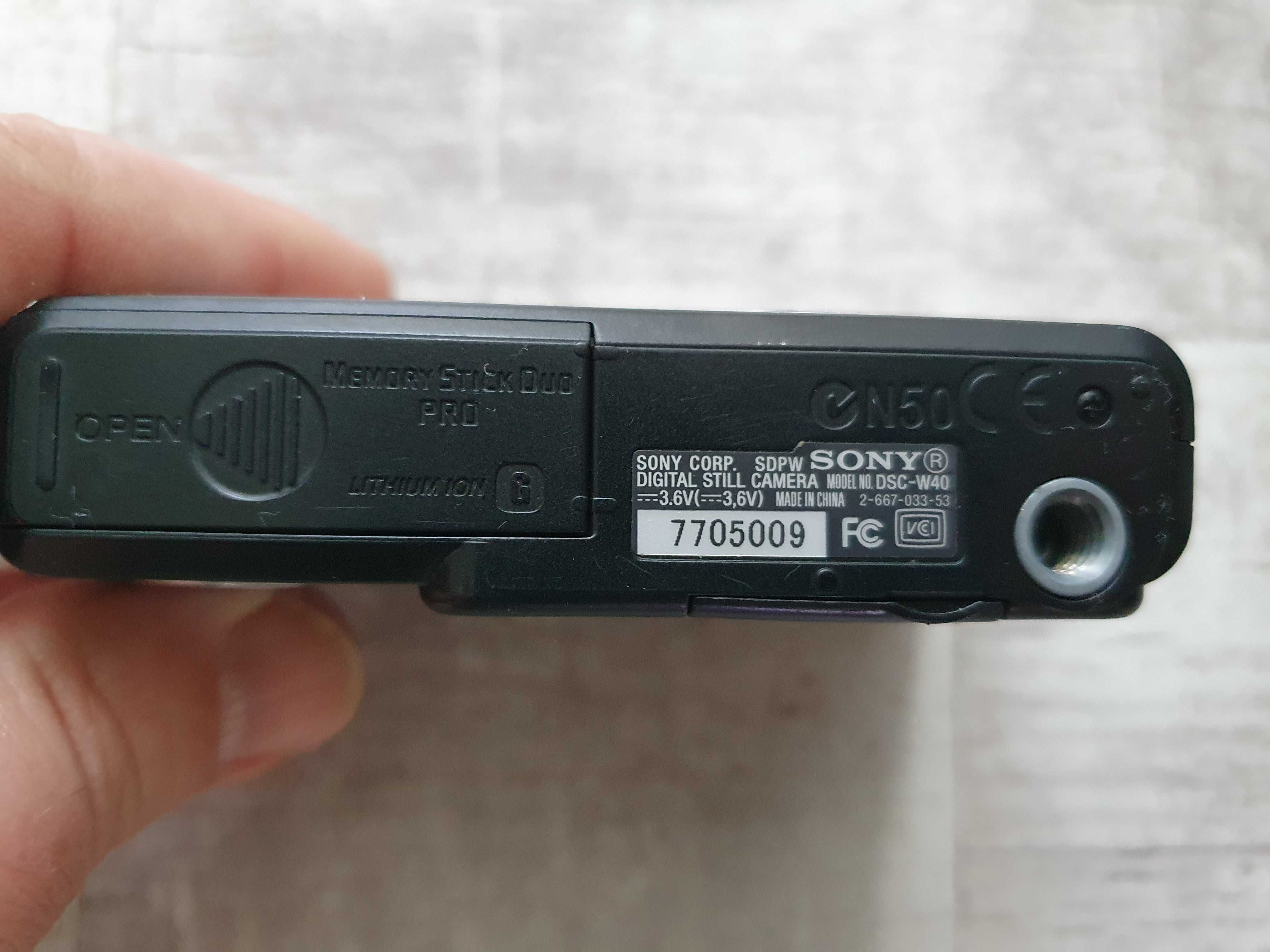 Sony DSC-W40 cameră foto testată și funcțională. Baterie, încărcător!