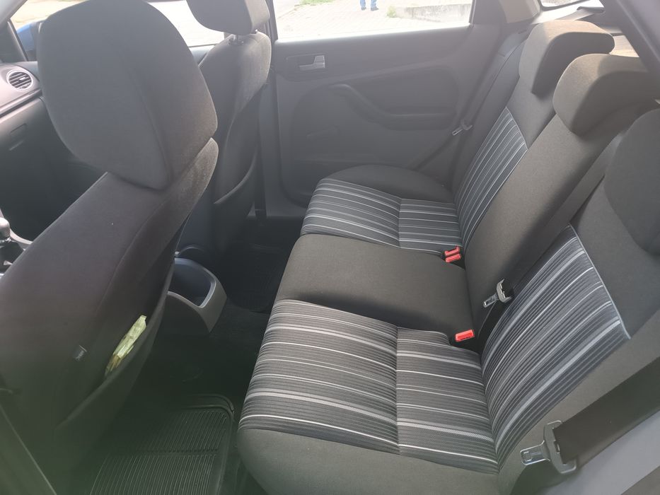 Форд фокус 1.8 бензин 2008г.