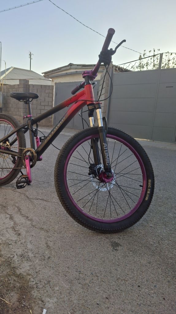 Велосипед Atomic MTB  в идеальном состоянии (есть пару царапин)