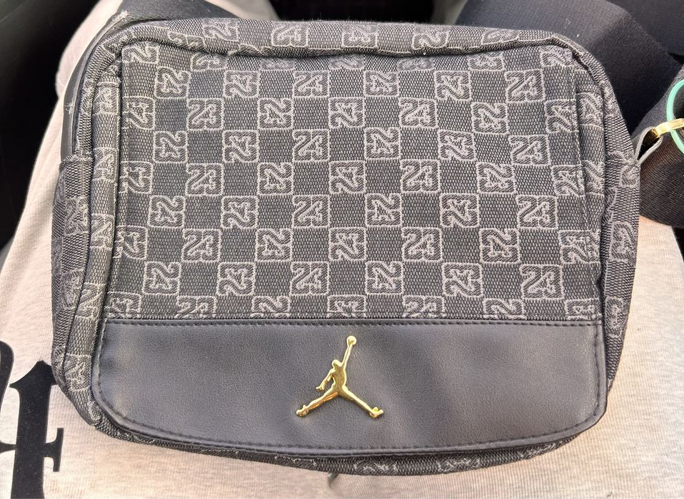 Продам барсетку jordan