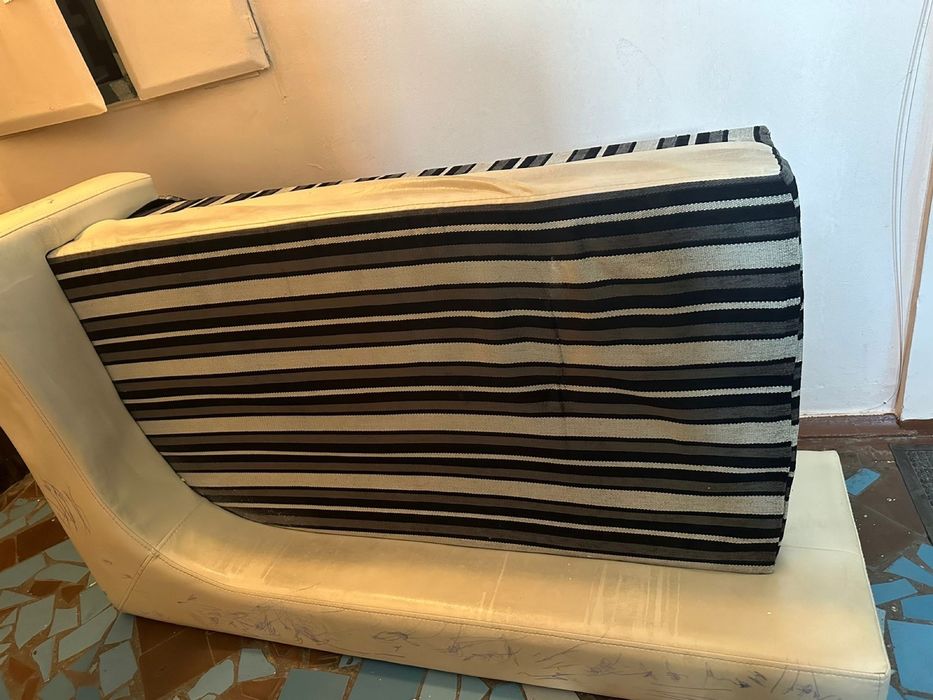 Отдам бесплатно диван бу