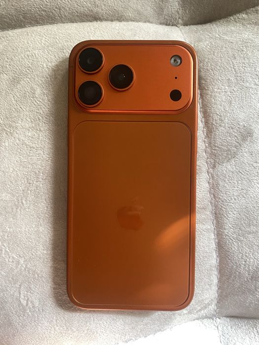 продам айфон 17 про макс