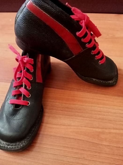 Ботинки лыжные новые кожаные