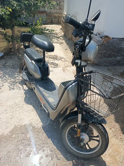 Skuter sotiladi holati yaxshi