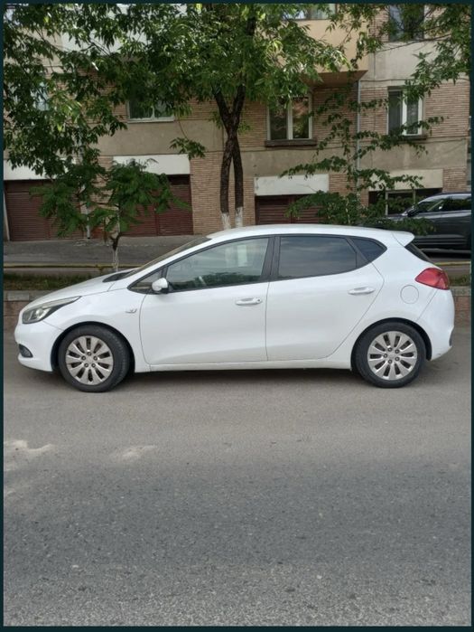 Kia Ceed 2014 • GPL din fabrică • echipare completă
