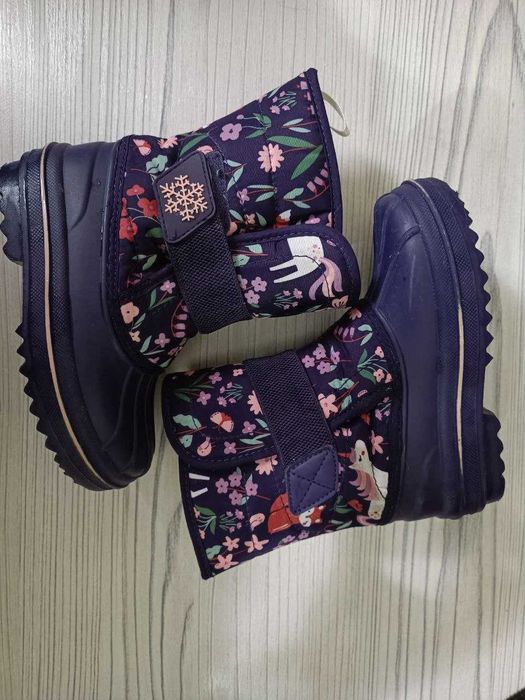 Сапоги Childrens Place  на девочку -3-4г.размер USA-9