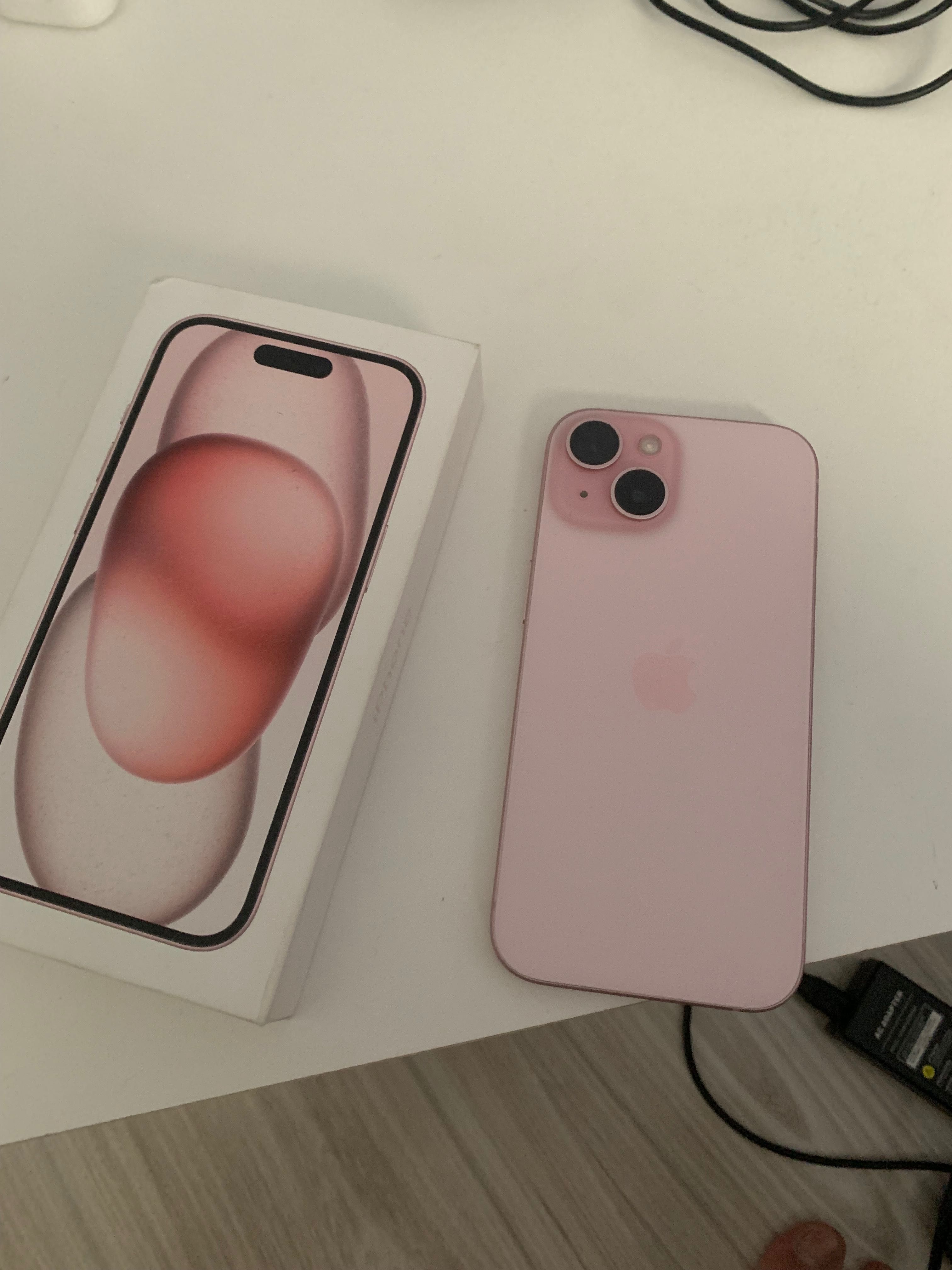 Iphone 15 256GB розов