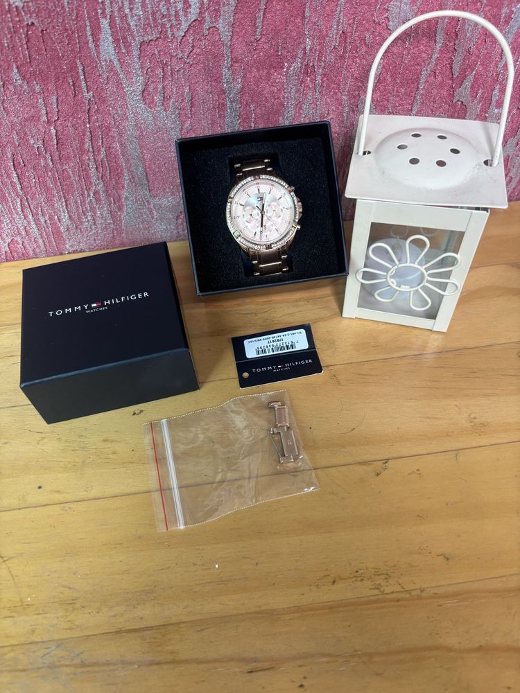 Оригинален дамски часовник Tommy Hilfiger Rose Gold