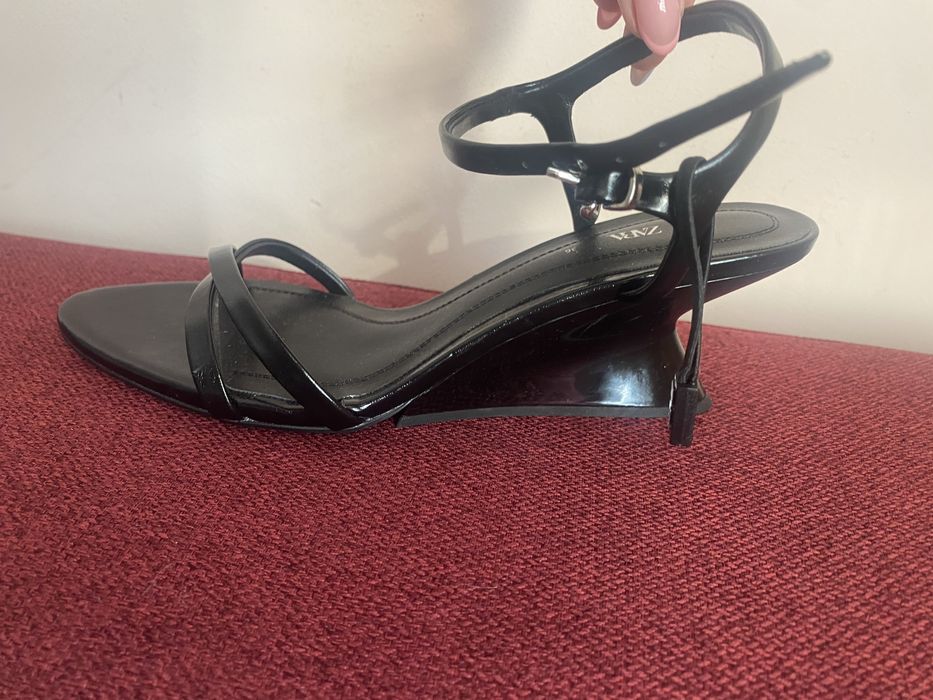 Дамски сандали Zara