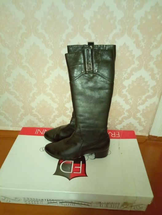 Женские сапоги зимние.