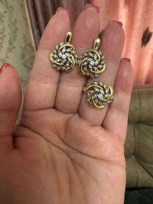 Бижутерия люкс качества.