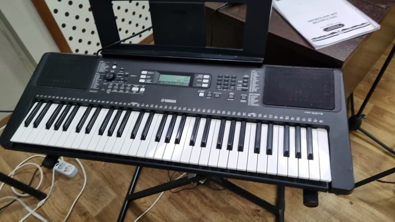 Синтезатор Yamaha Psr E373