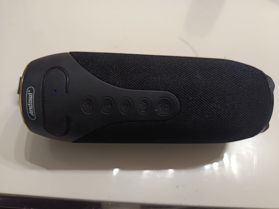 Vînd boxă portabilă model Q-T22