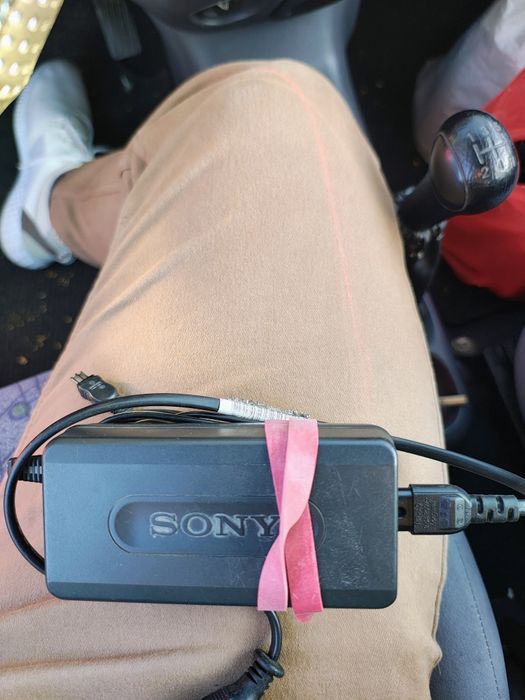 Incarcator Sony AC-L10A