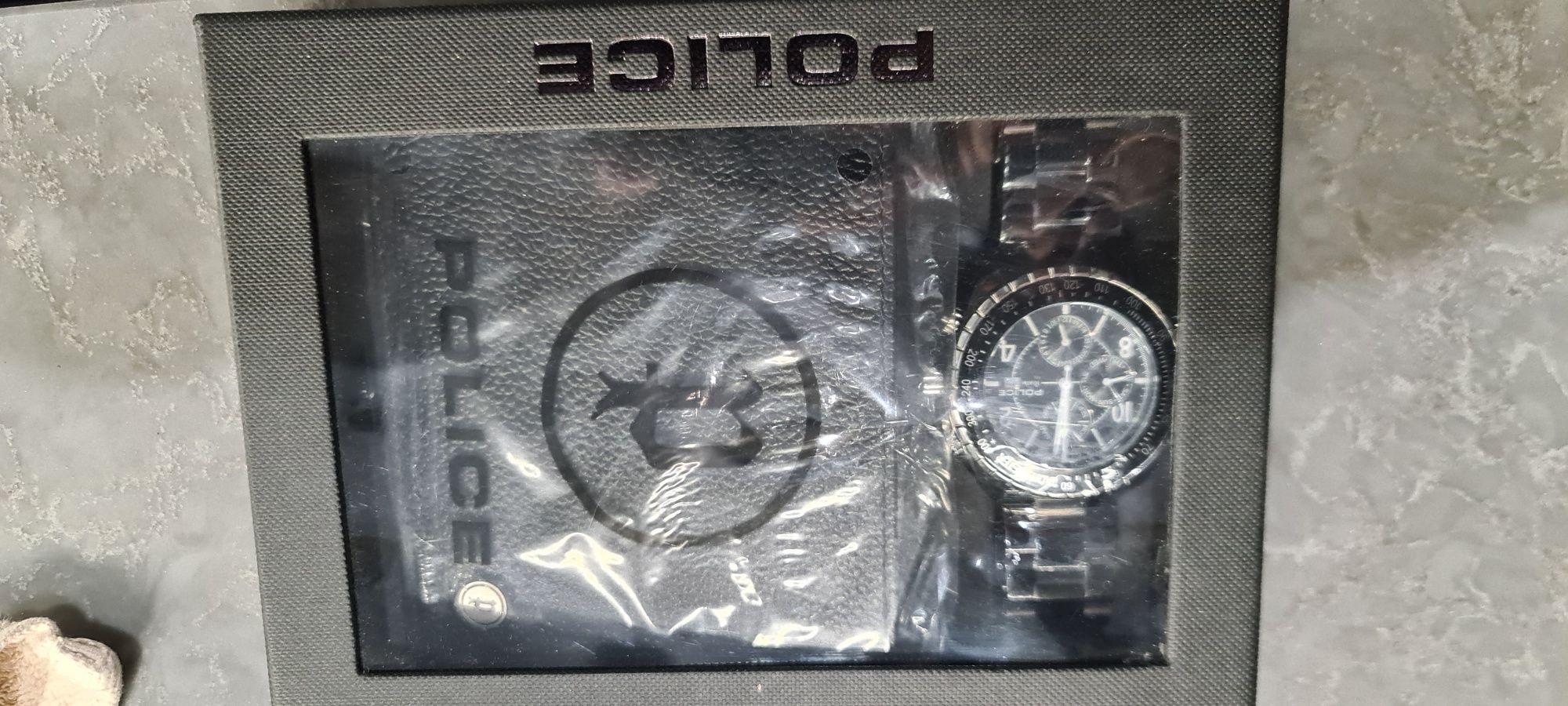 Подаръчен комплект портфейл с часовник POLICE мъжки черен