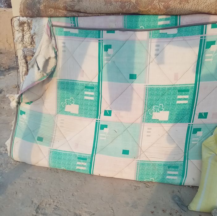 Eskiroq, lekin ishlatishga yaroqli matros, arzon