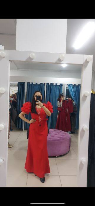 Шикарное платье размер 44-46 цена 10000тг