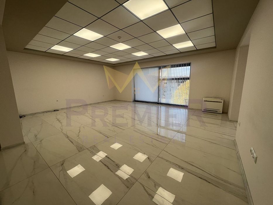 Дава се под наем Офис в Варна, Център - 120 кв.м за 816 € - Снимка #2