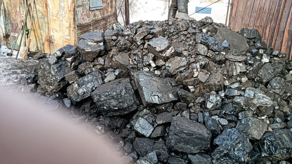 Уголь и дрова в мешках с доставкой.