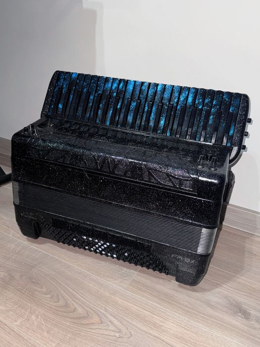 Vând Roland fr8x unicat