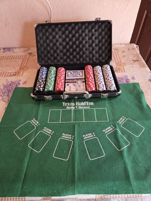 Vând POKER 300 piese