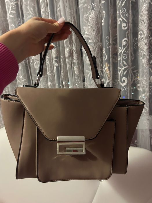 Запазени ежедневни чанти