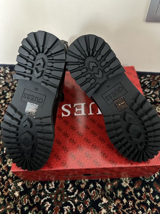 Нови, оригинални боти Guess N40