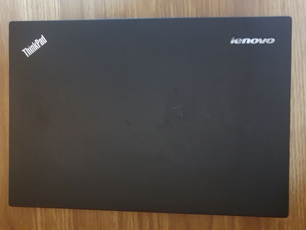 Lenovo trinkPad i3 8 giga ram cu incarcator