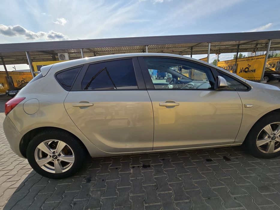 Opel Astra j 2010