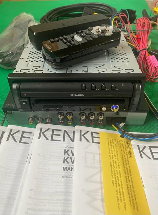 CD player auto/DVD Kenwood KVT 627 ecran retractabil Nou BT-Usb