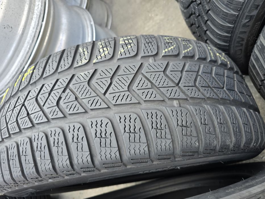 Anvelope iarna 235 55 17