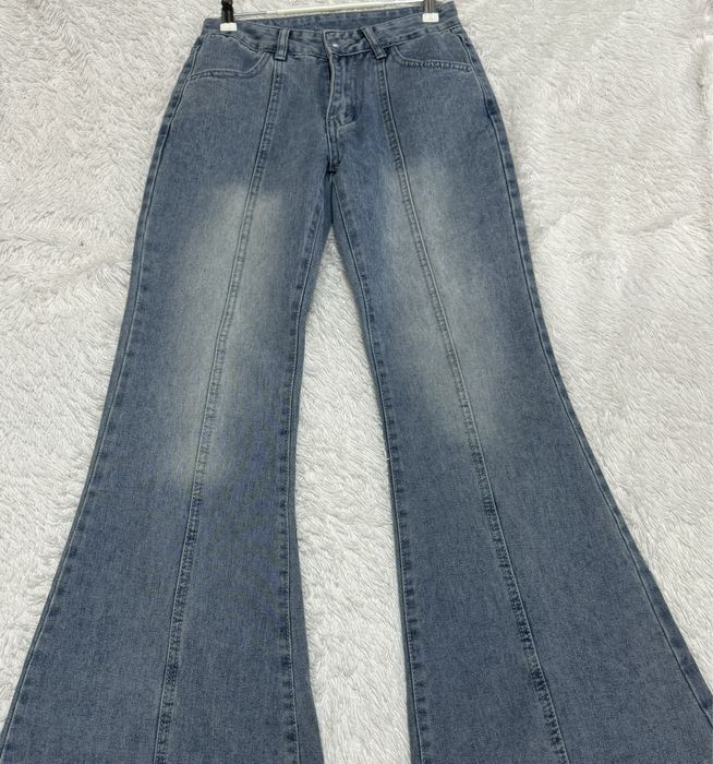 Женские джинсы клёш