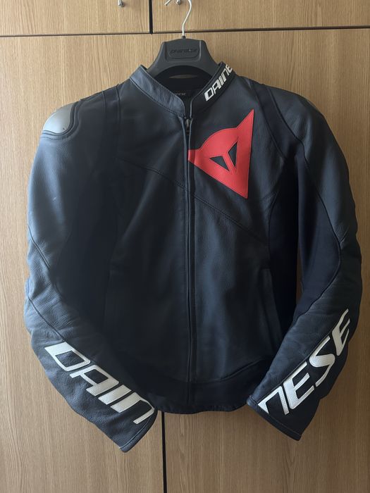 Geaca moto Dainese Sportiva - piele, marimea 46 (S), aproape noua