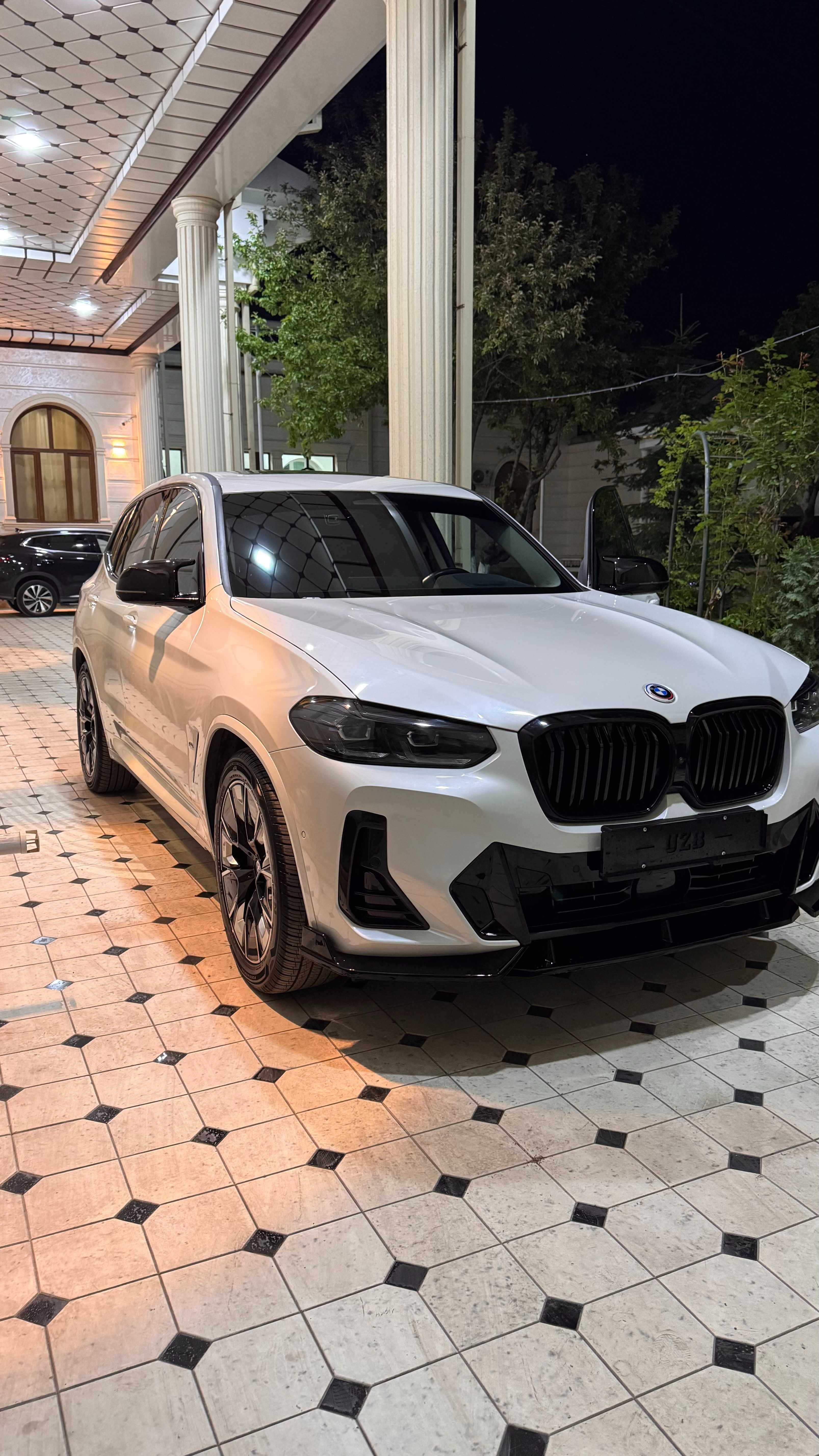 BMW IX3 M sport, full.