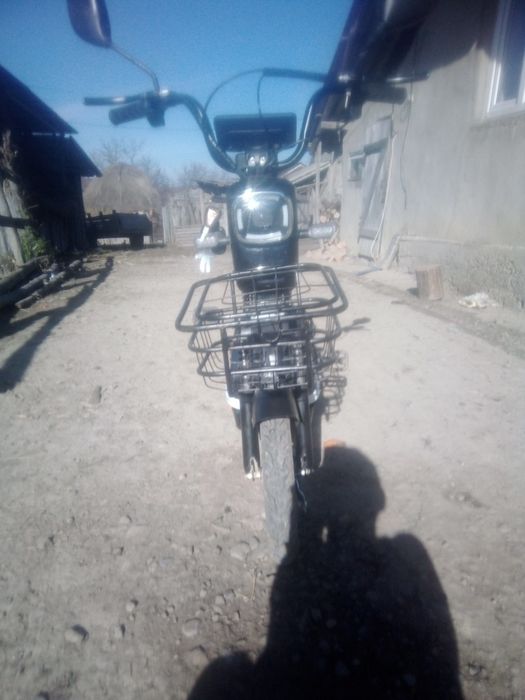 Buna ziua vând scuter electric