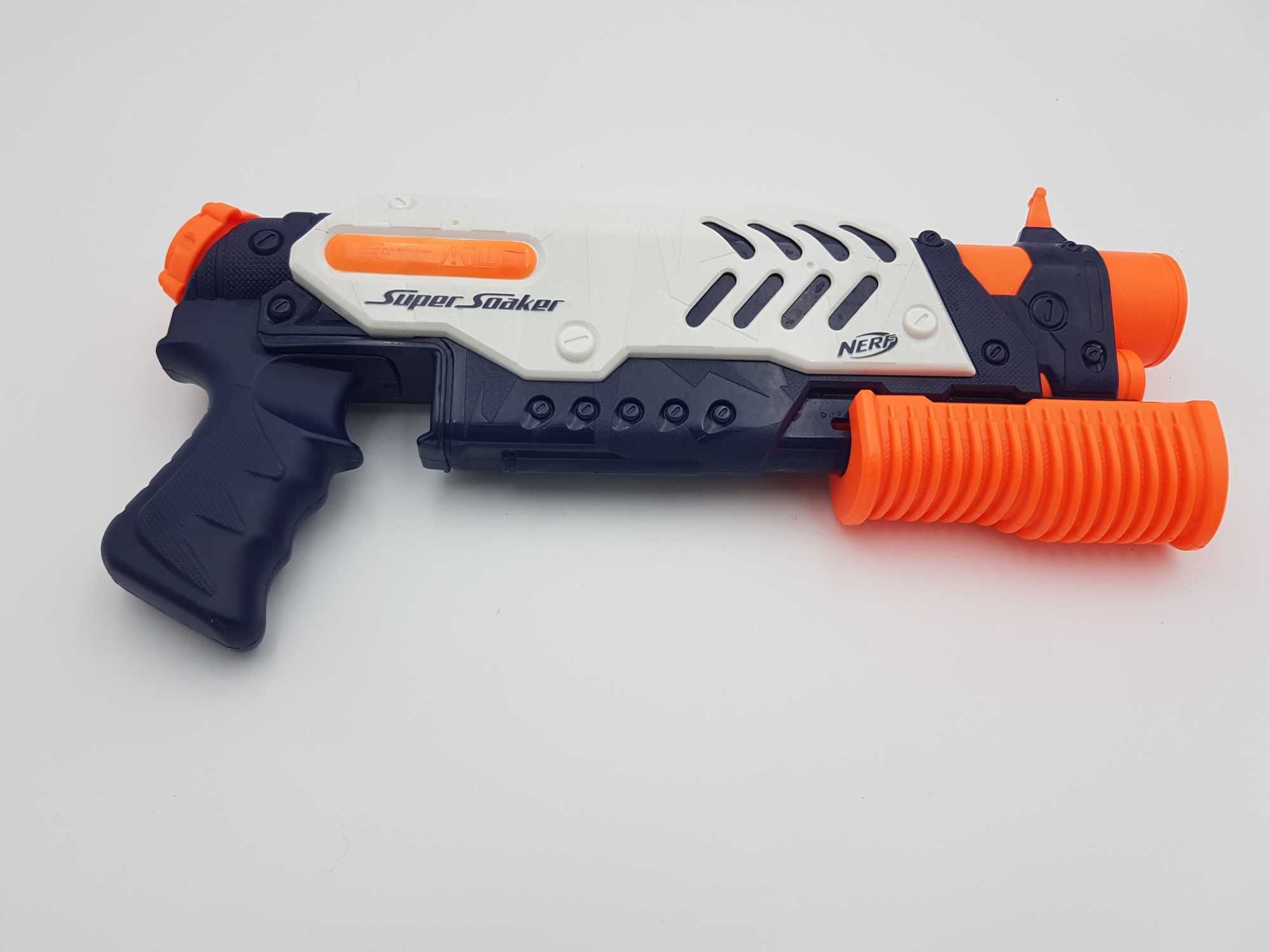 Pusca / Pistol / Blaster cu apa Nerf - Super Soaker Scatter Blast