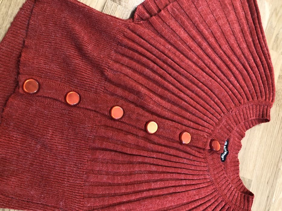 Pulover cu maneci fluture