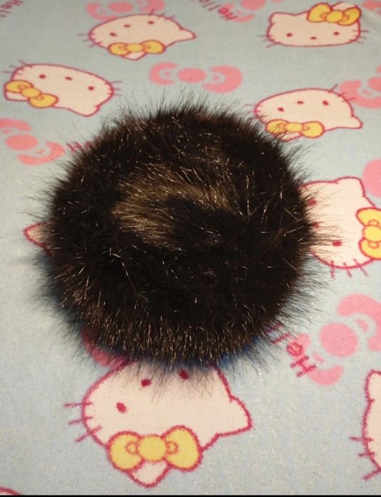 Căciulă elegantă de damă, 50 lei