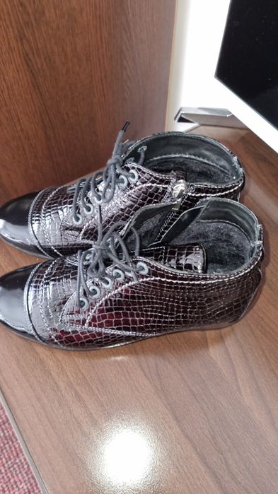 Vand ghete piele lacuita