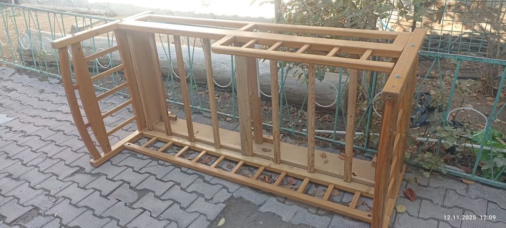 Продаю двухярусную детскую кровать