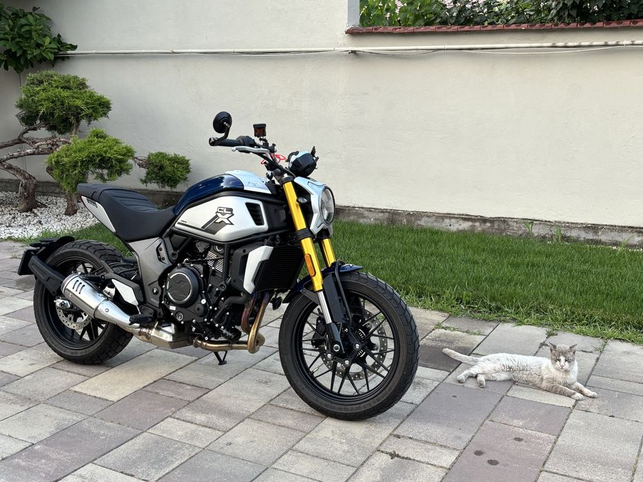 CF Moto 700 CL-X Heritage - cu 1000 km