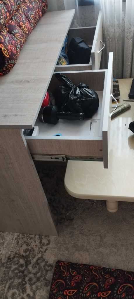Parta yangi ikkita oʻtiradigan pufigi ham bor