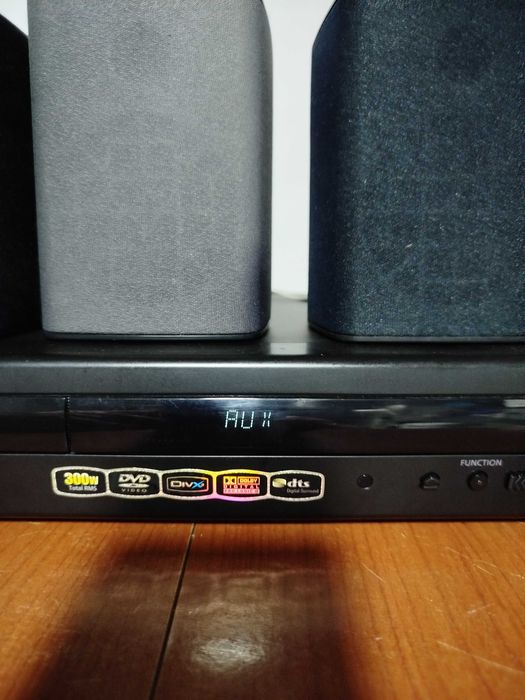 Home Cinema System Samsung model: HT-Z110 cu 5 sateliti. Fara tub bas!