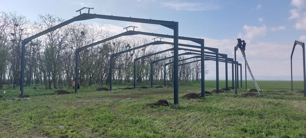 Confecționez hale metalice la comanda clientului