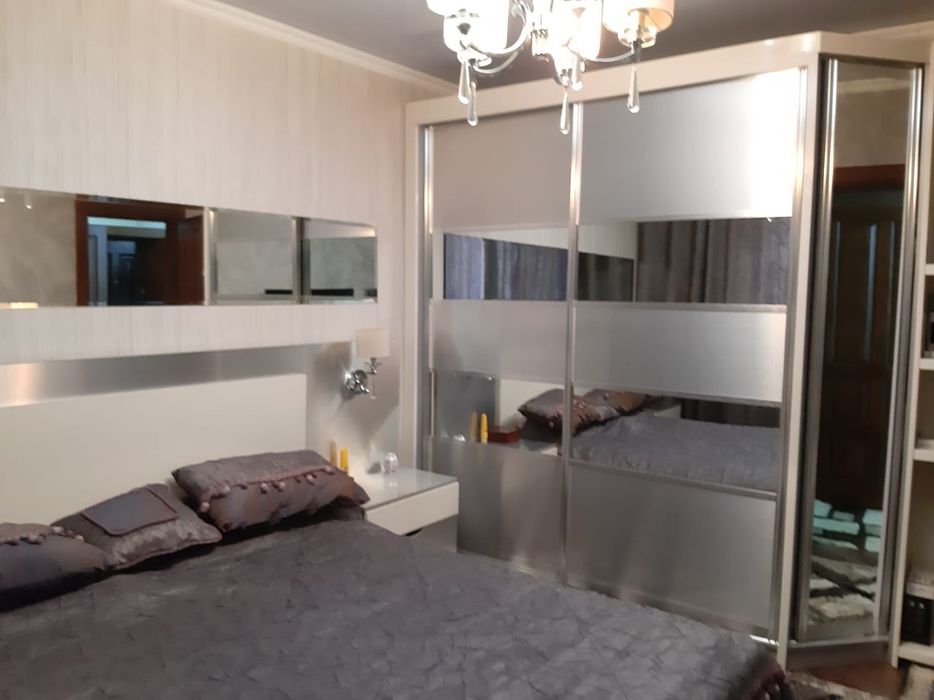 Сдаётся 2-комн., 1 этаж, в Центре (ул.Айтеке би)